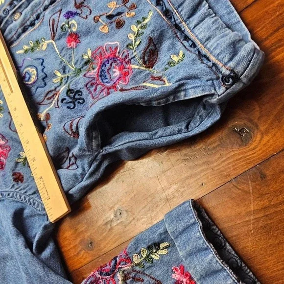 FLORAL HAND STITCHED DENIM BUTTON UP SHIRT‎ - Picture 6 of 8